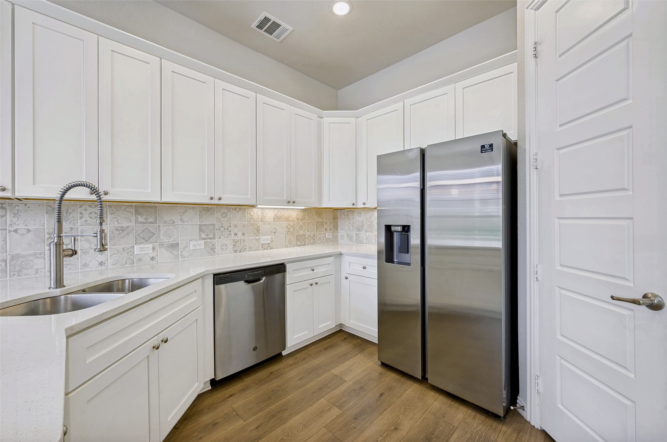 744 Patriot Lane Irving TX 75060