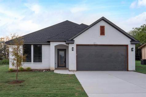 1030 Tapley Street Grand Prairie TX 75051
