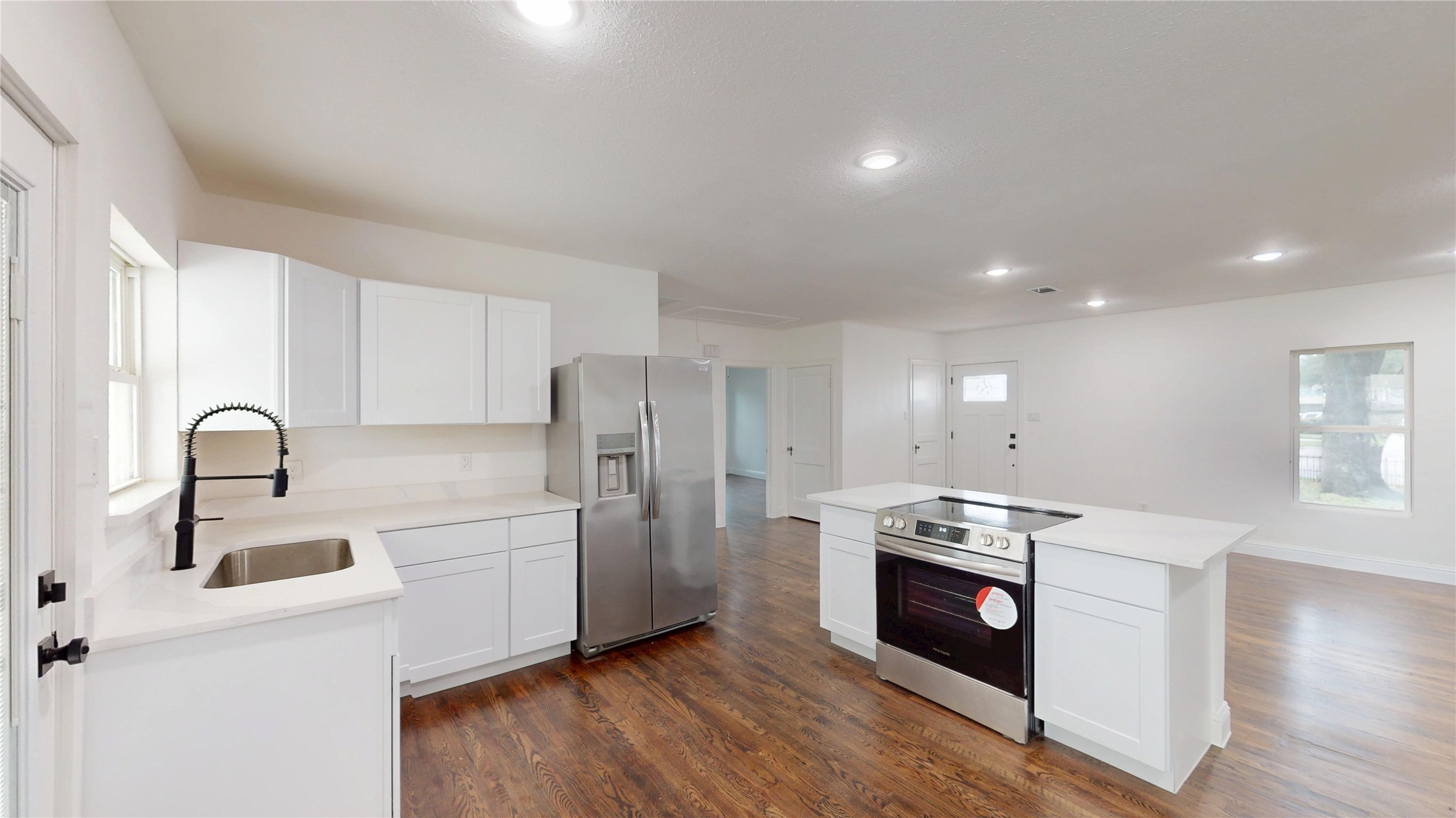 1425 W Walnut Street Garland TX 75042