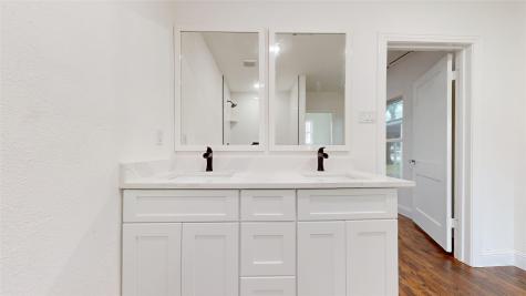 1425 W Walnut Street Garland TX 75042