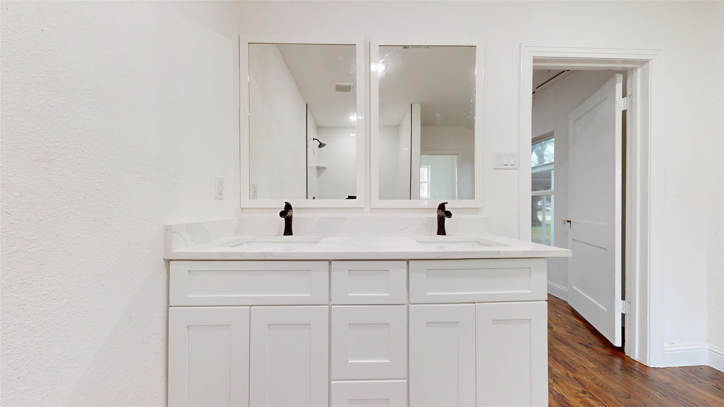 1425 W Walnut Street Garland TX 75042