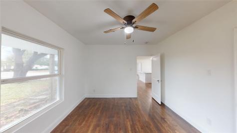 1425 W Walnut Street Garland TX 75042