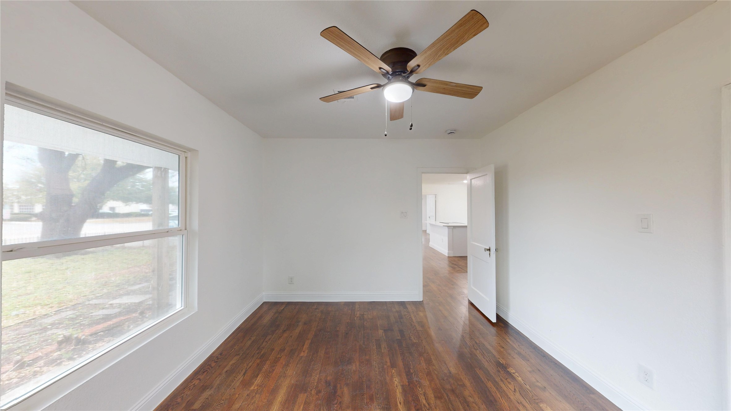 1425 W Walnut Street Garland TX 75042