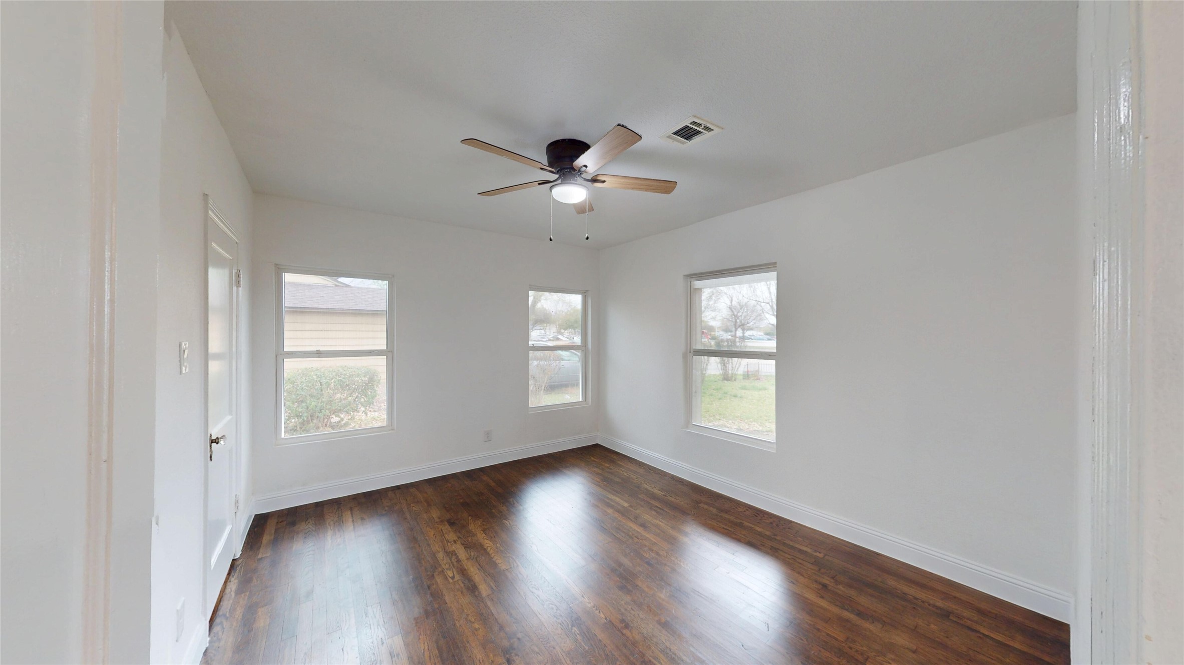 1425 W Walnut Street Garland TX 75042