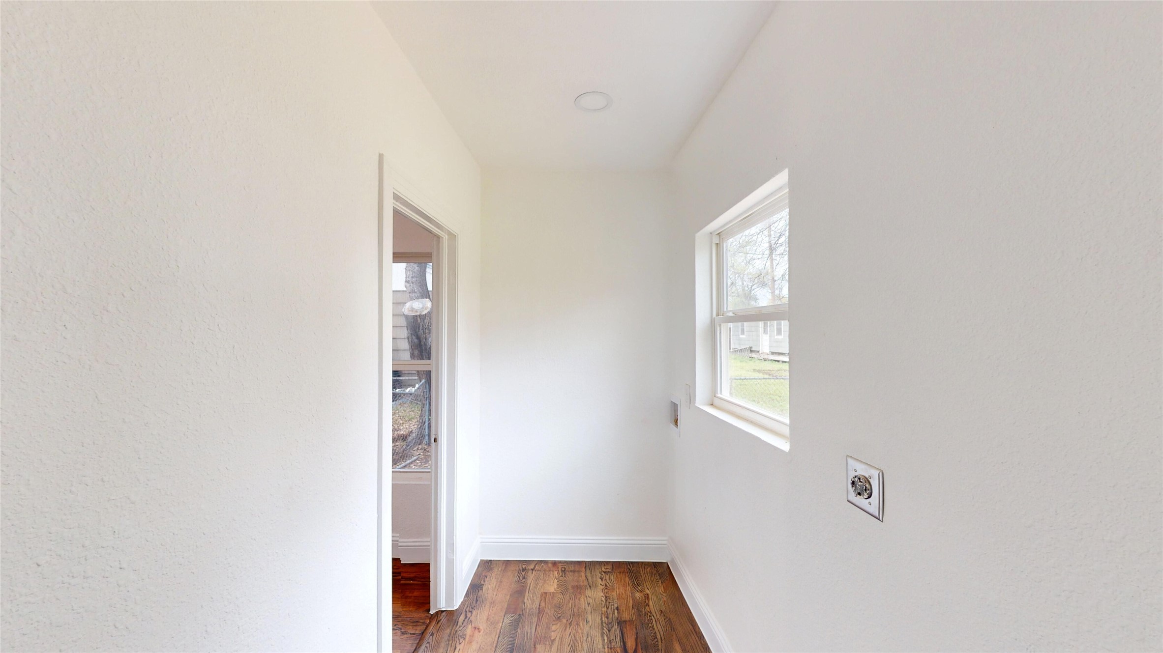 1425 W Walnut Street Garland TX 75042