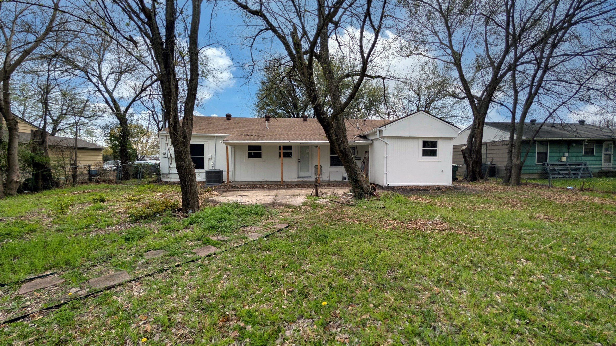 1425 W Walnut Street Garland TX 75042