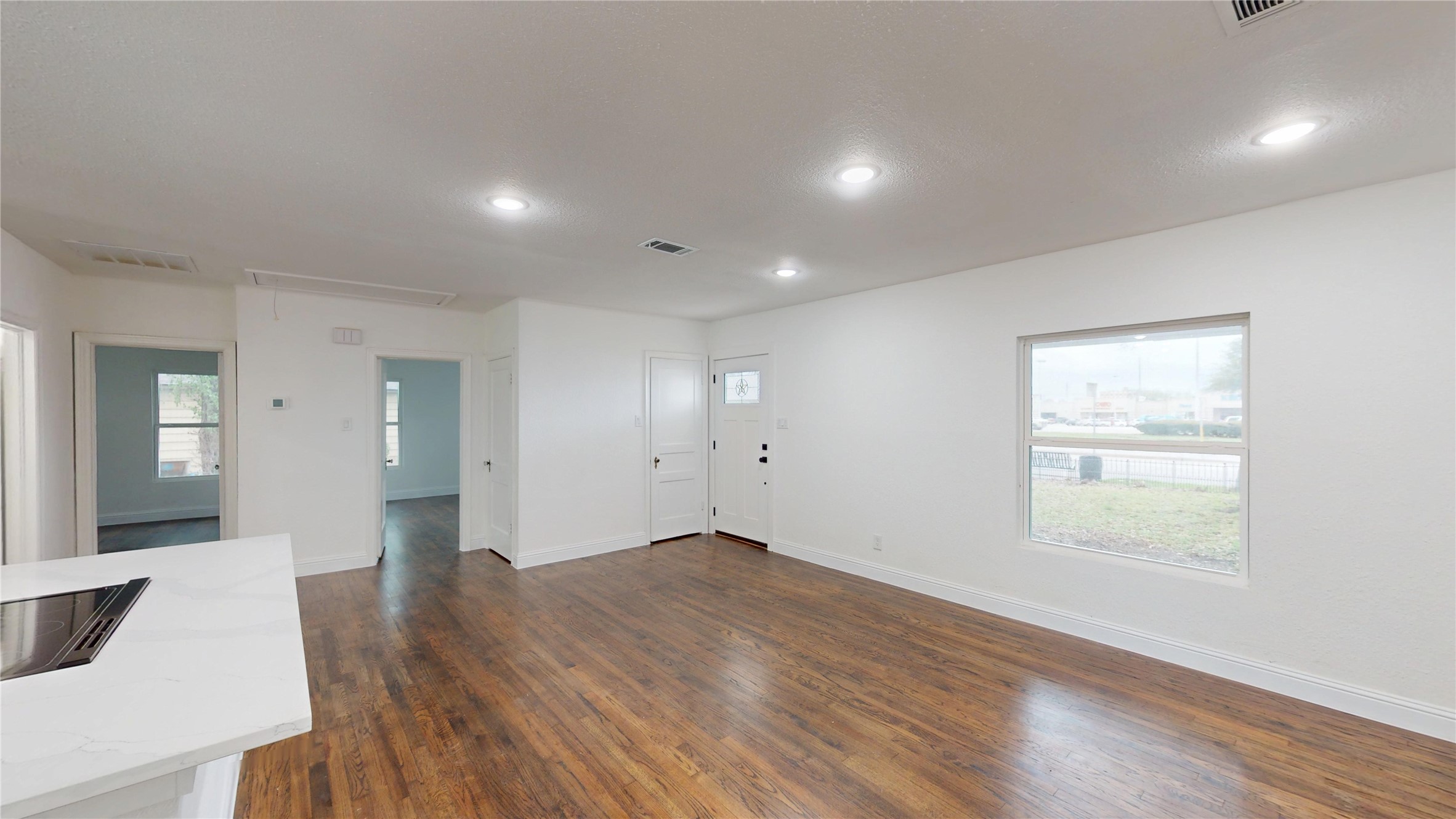 1425 W Walnut Street Garland TX 75042