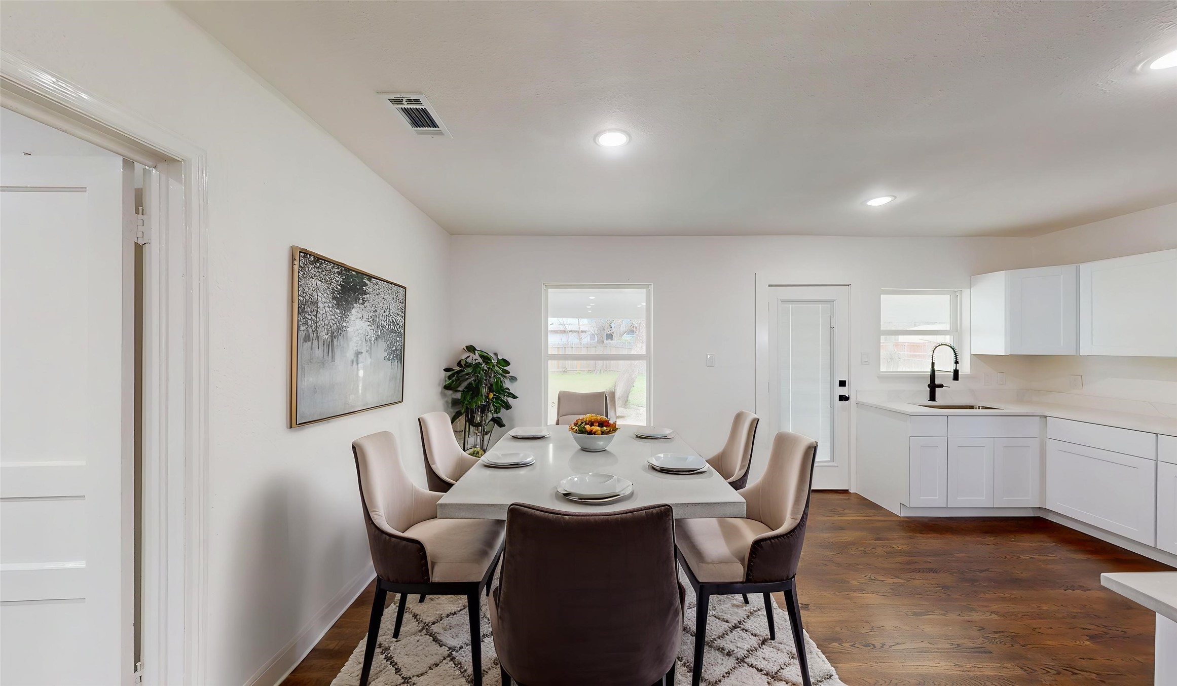 1425 W Walnut Street Garland TX 75042