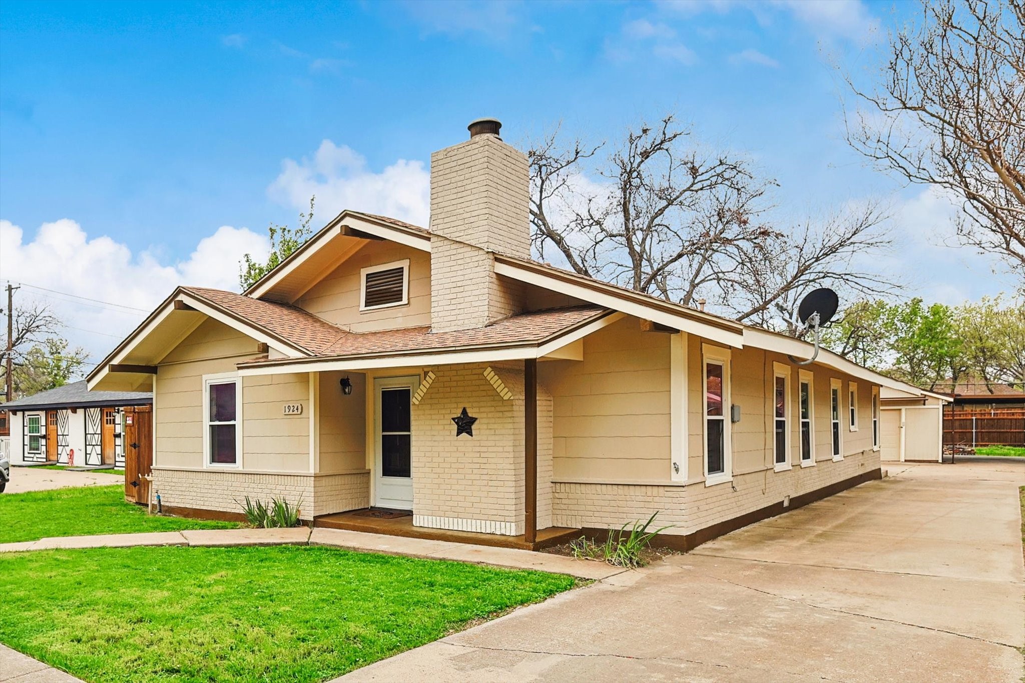 1924 S Henderson Street Fort Worth TX 76110