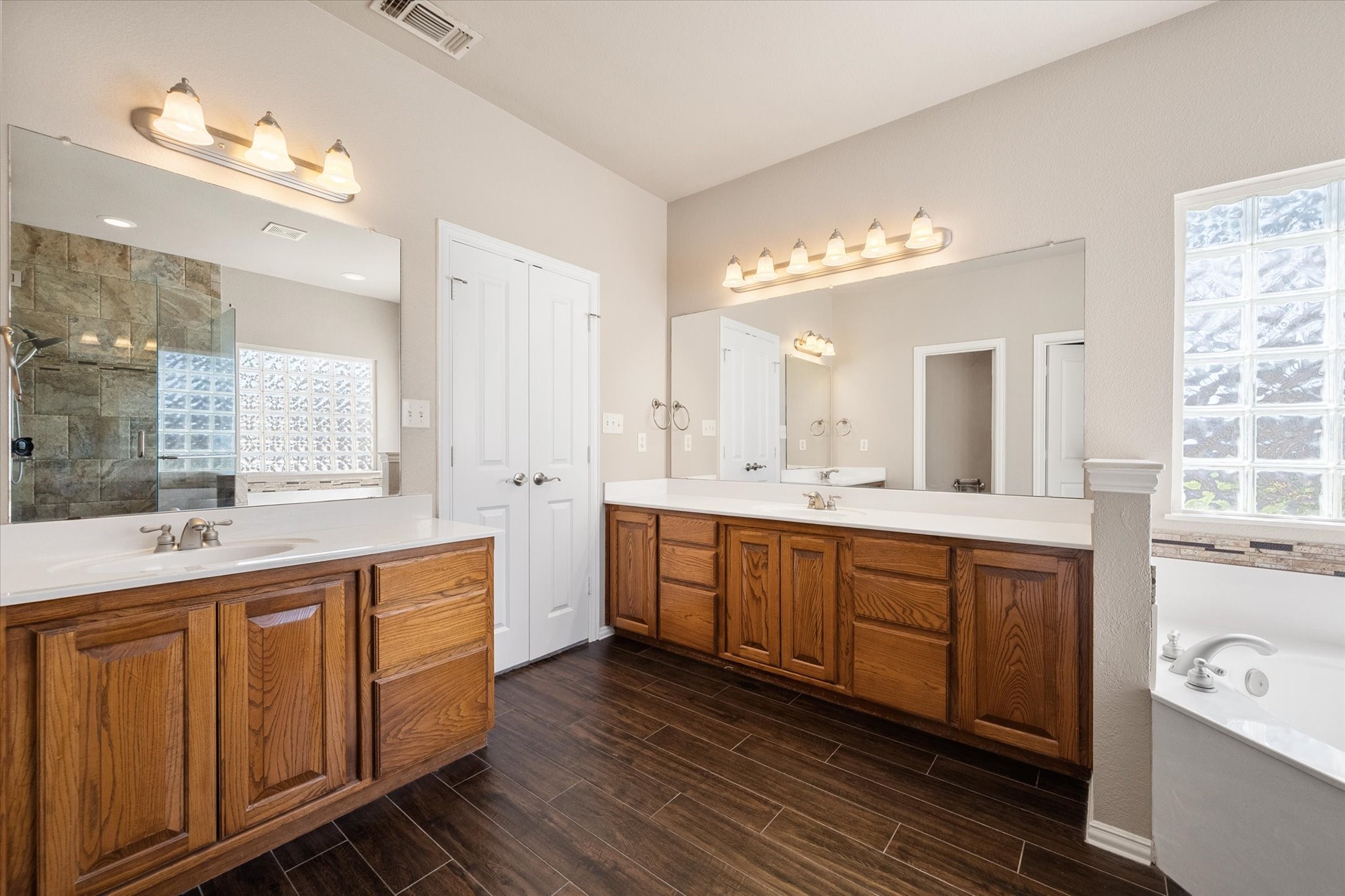 1910 Yarmouth Court Mansfield TX 76063