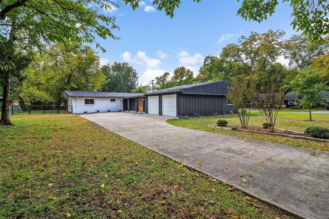 1811 Carol Street Mckinney TX 75069