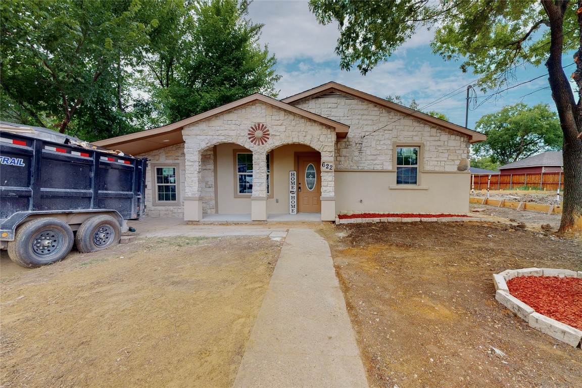 622 Elkhart Avenue Dallas TX 75217