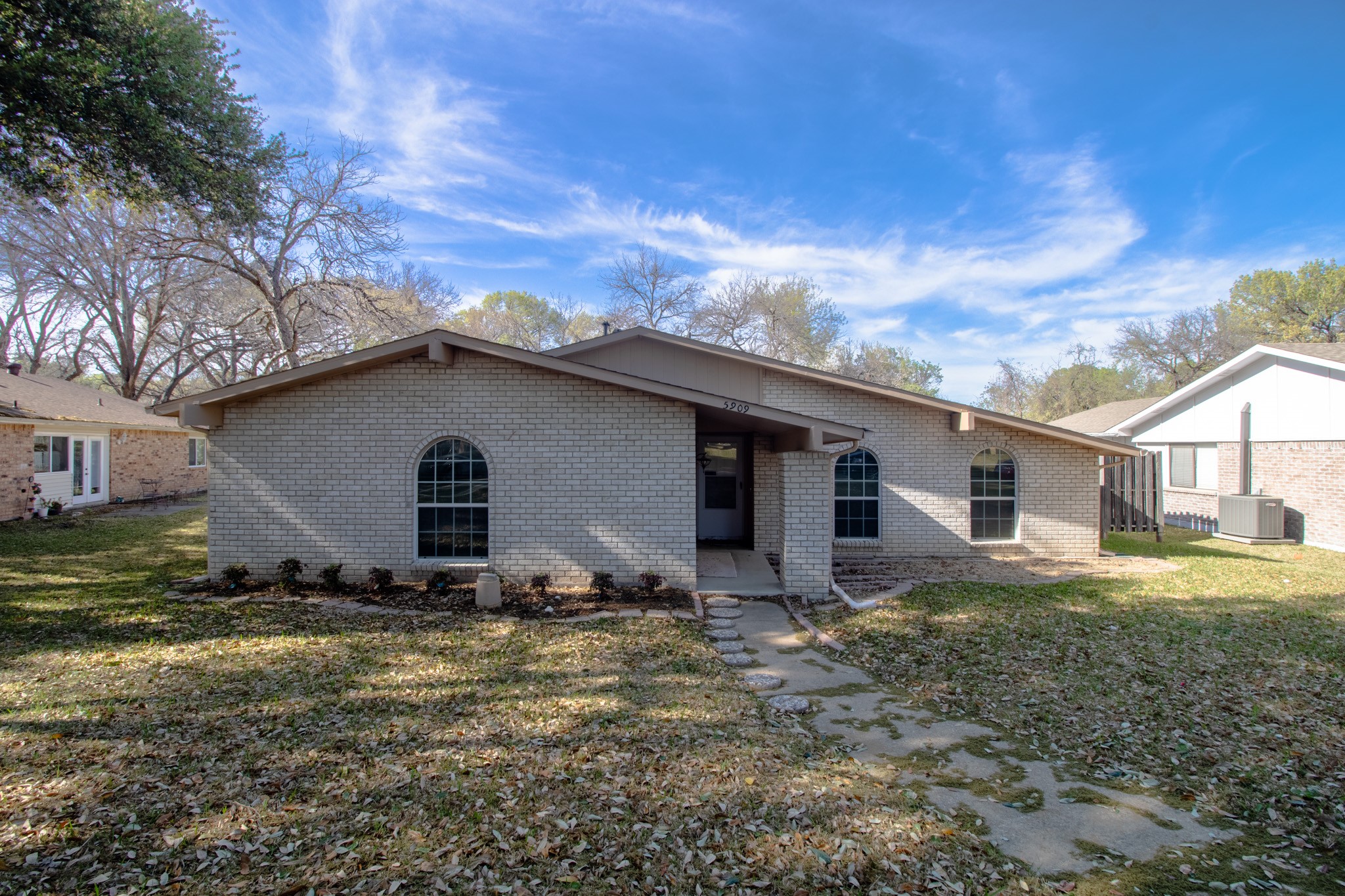 5909 Excalibur Drive Garland TX 75044
