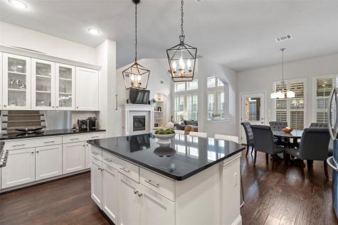 18265 Brighton Green Dallas TX 75252