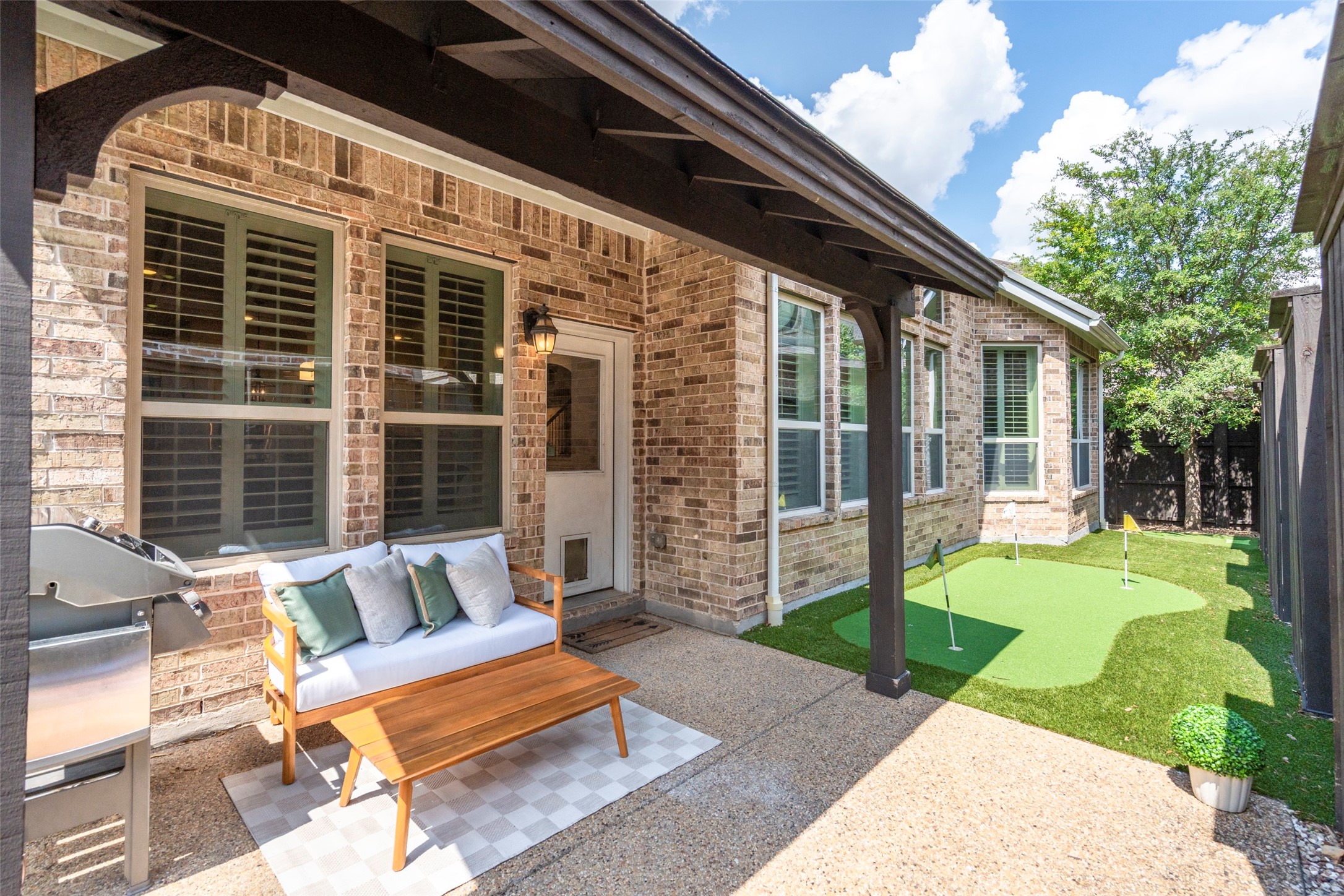 18265 Brighton Green Dallas TX 75252