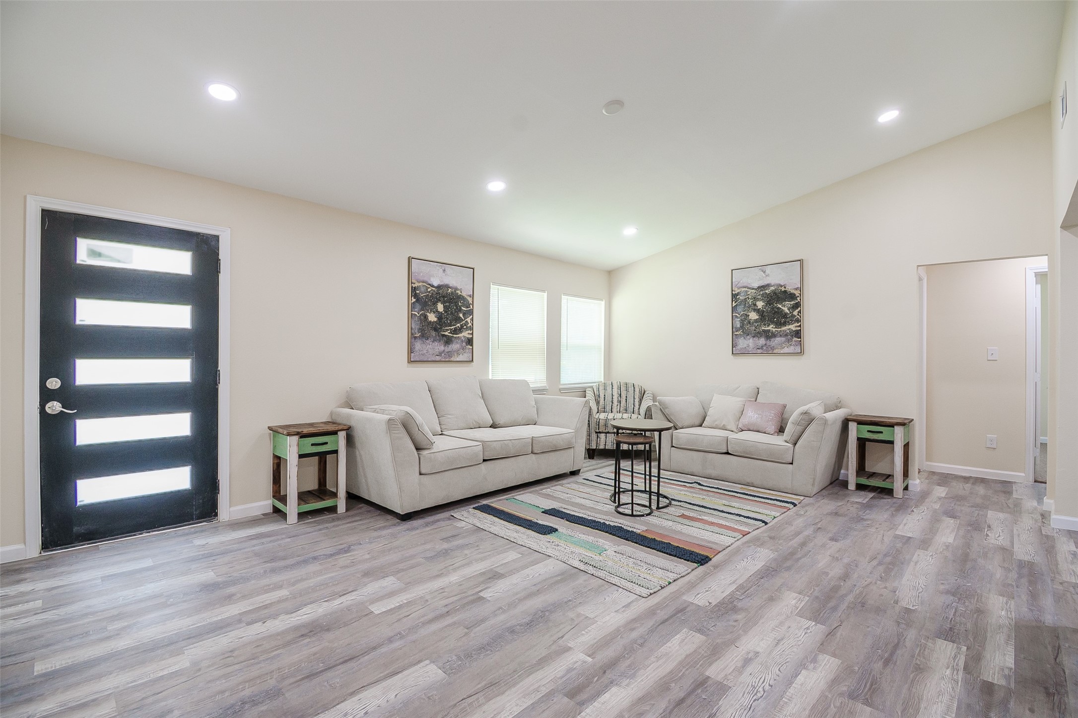 5305 Cahill Oval Street River Oaks TX 76114