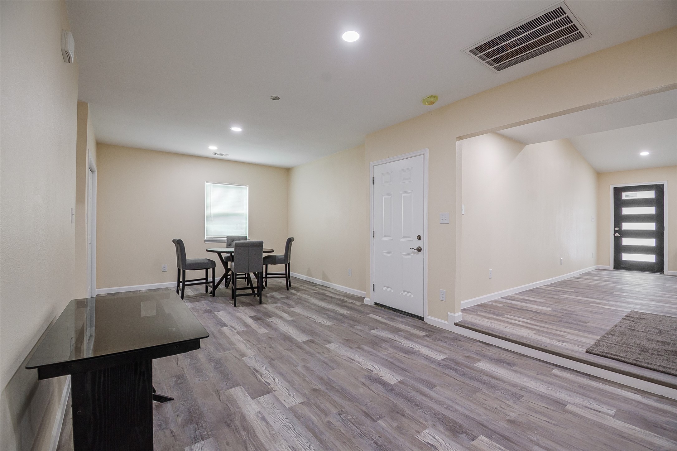 5305 Cahill Oval Street River Oaks TX 76114