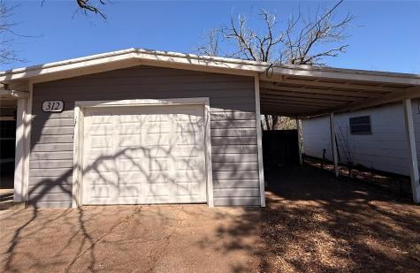 312 W Church Street Olney TX 76374