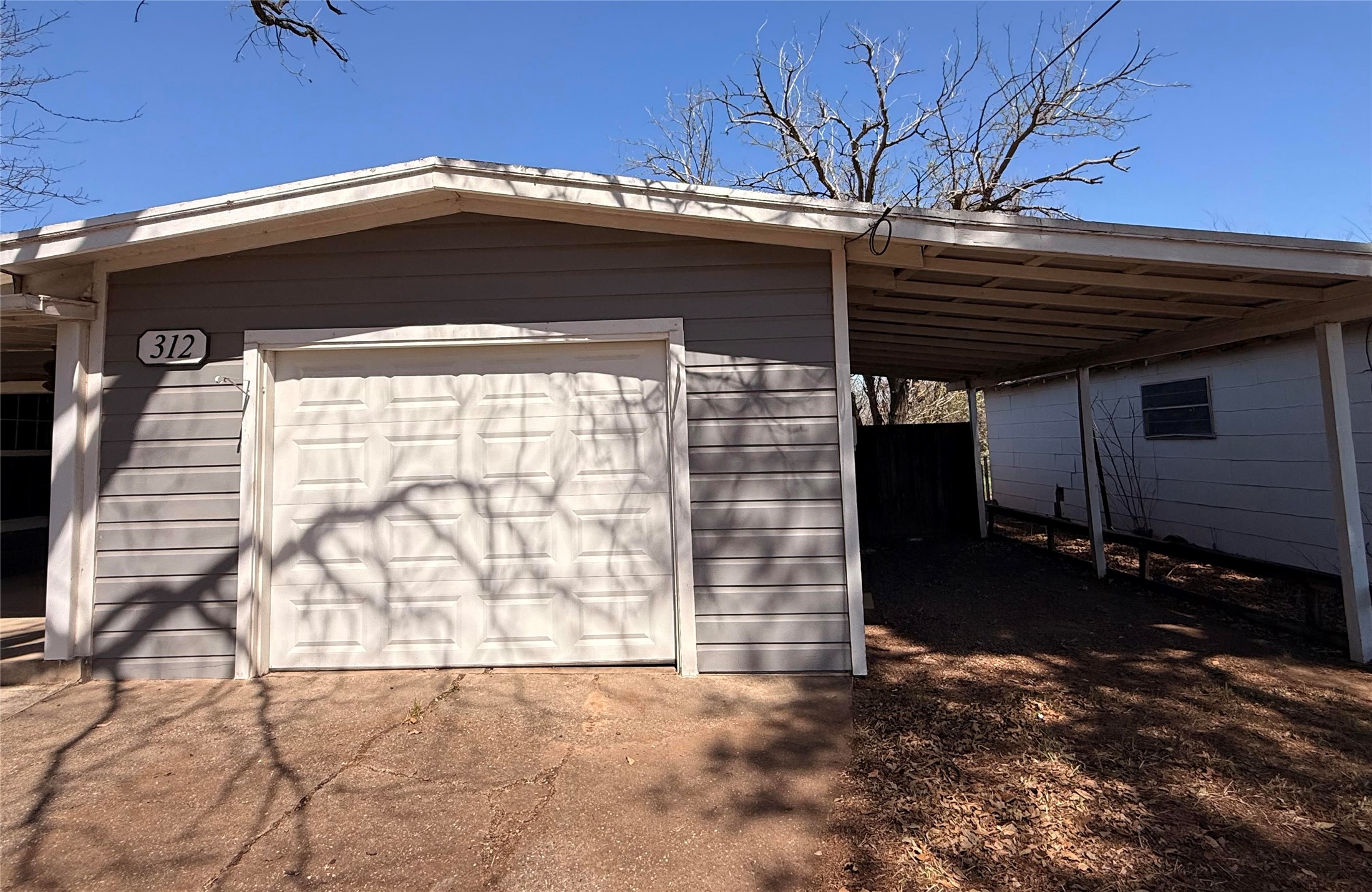 312 W Church Street Olney TX 76374