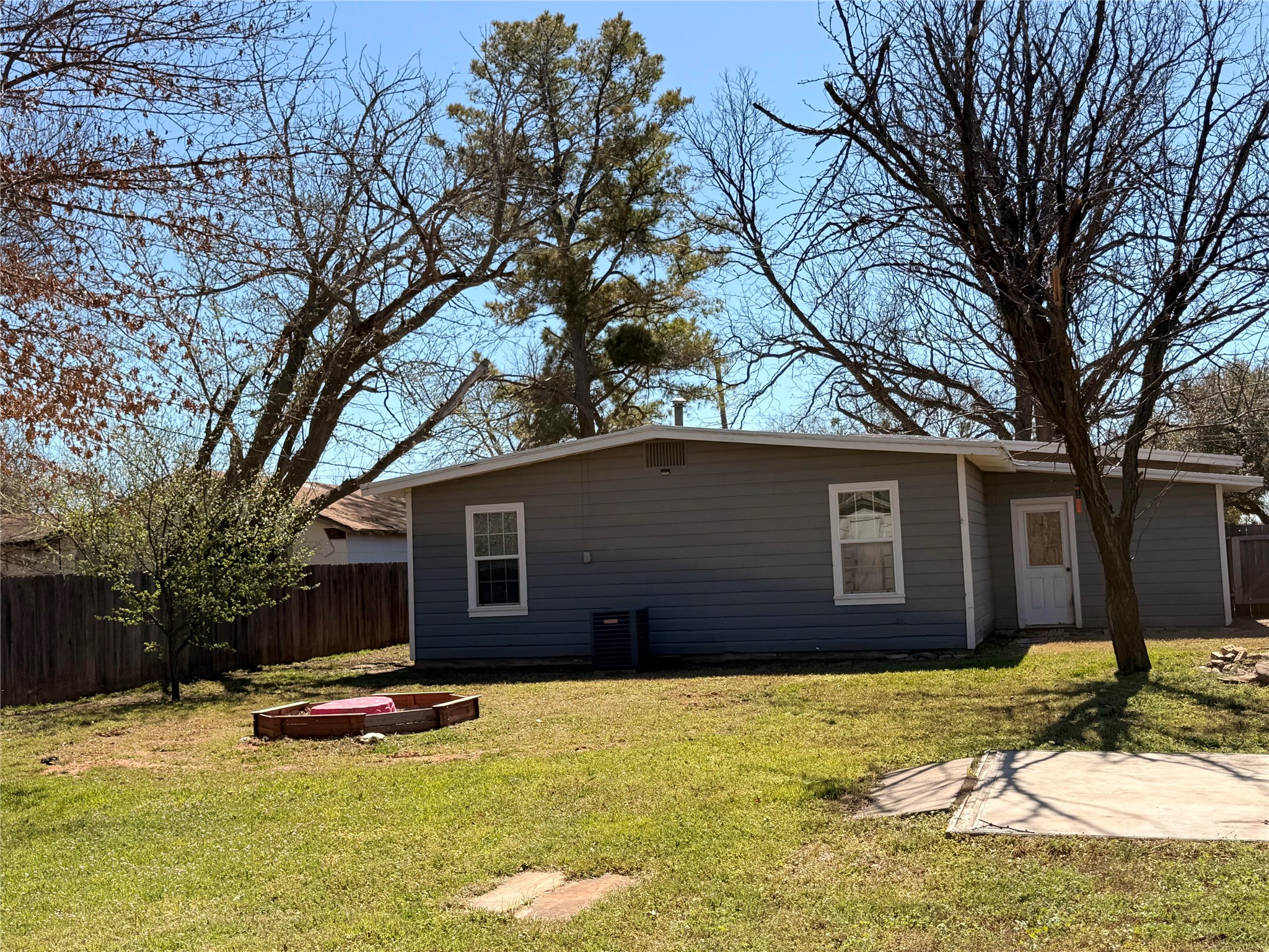312 W Church Street Olney TX 76374