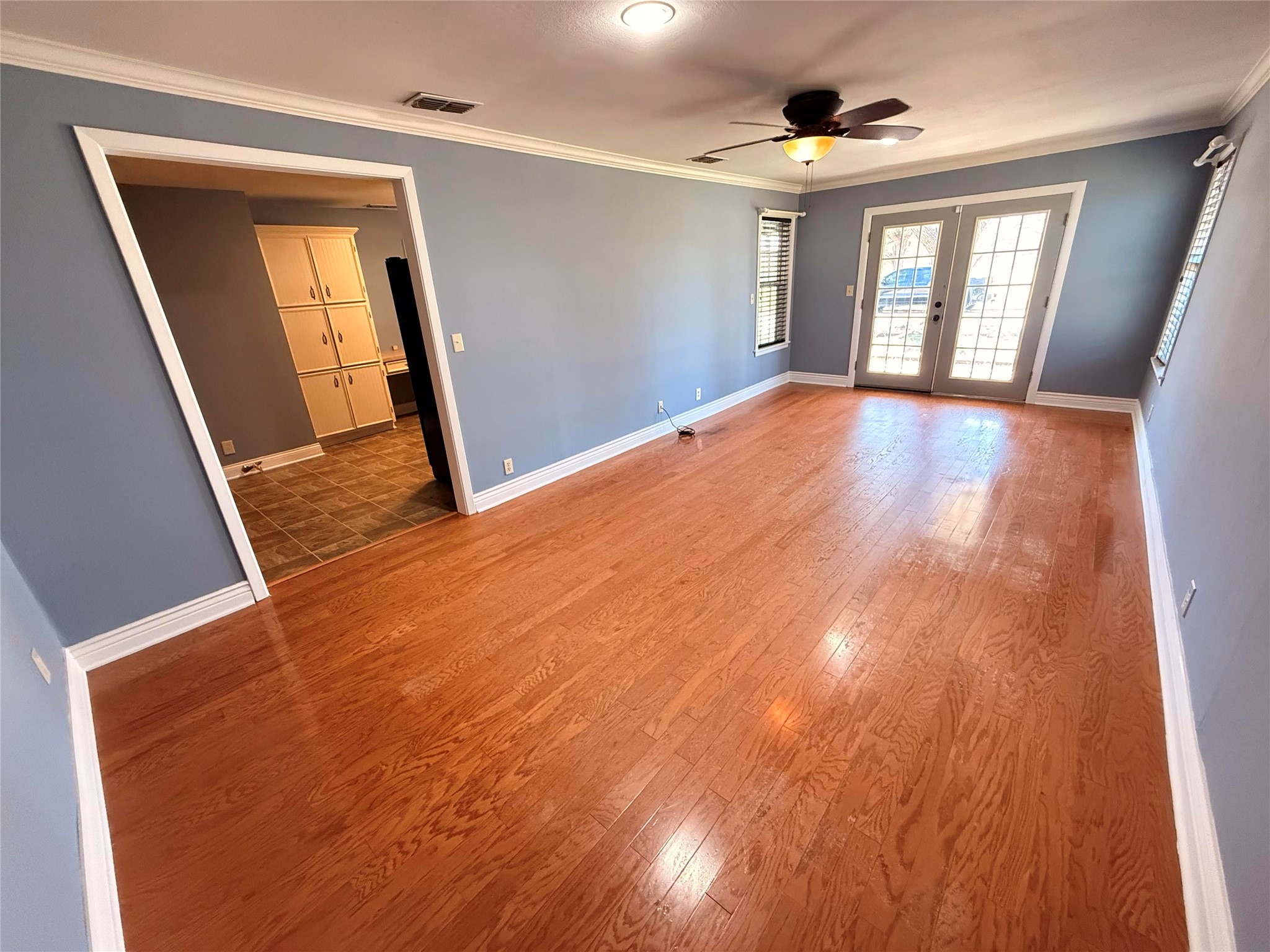 312 W Church Street Olney TX 76374