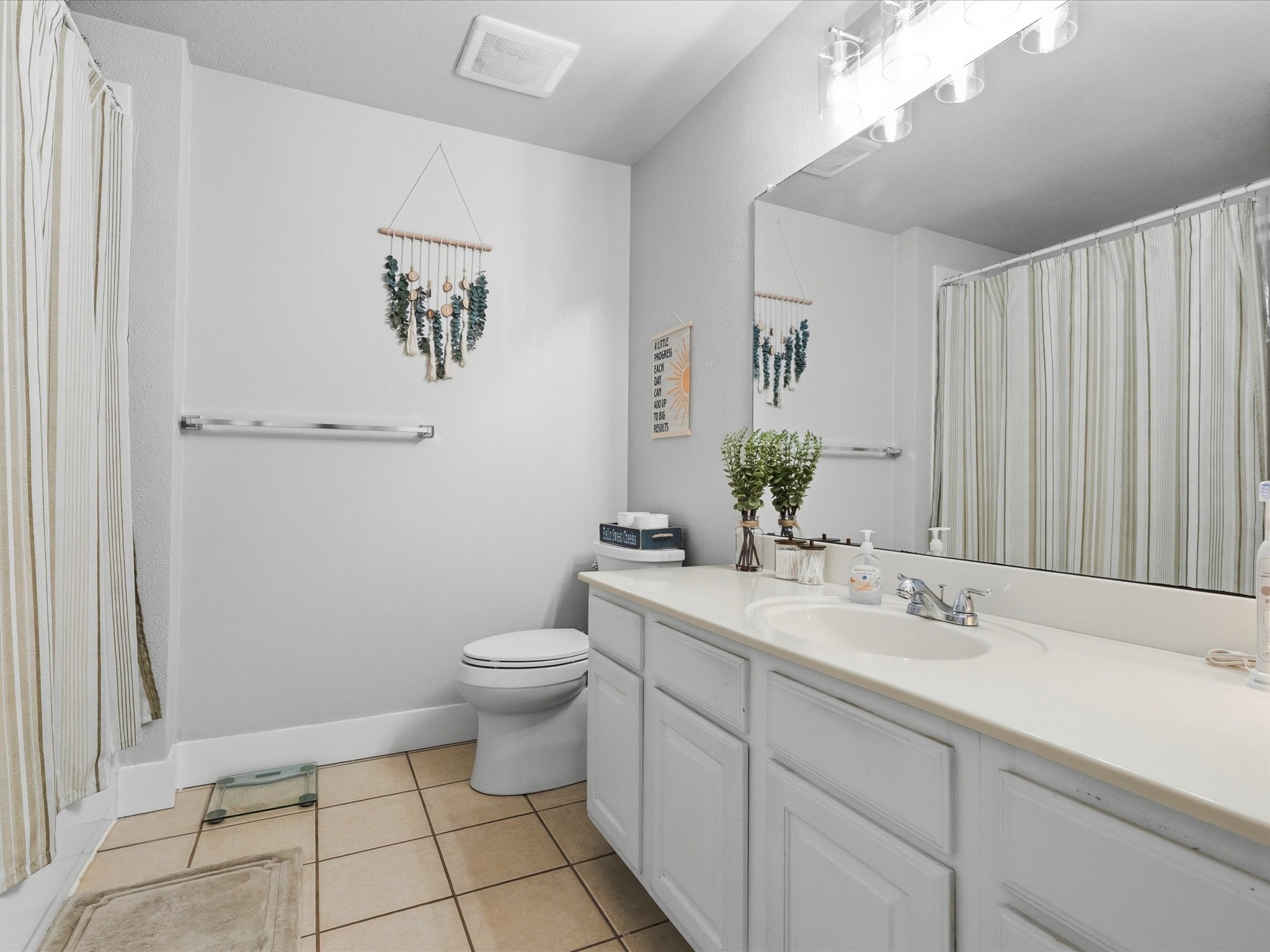 1204 Palo Verde Denton TX 76210