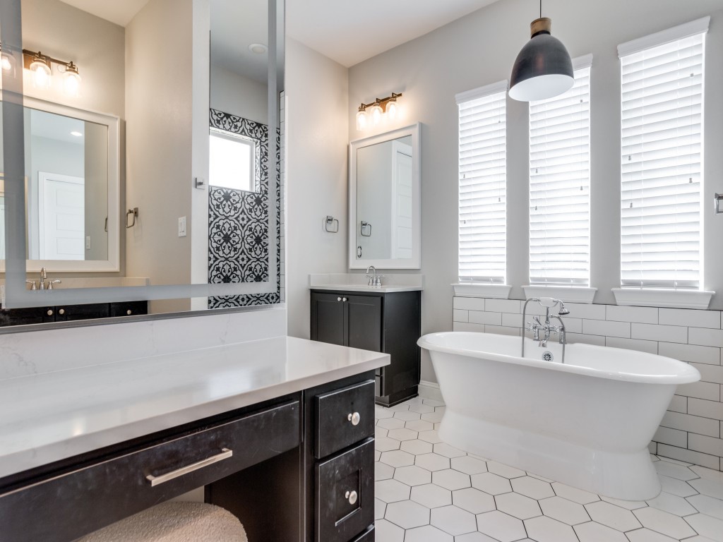 2000 Ragland Trail Azle TX 76020