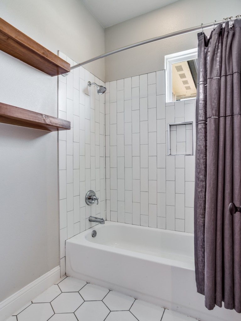 2000 Ragland Trail Azle TX 76020