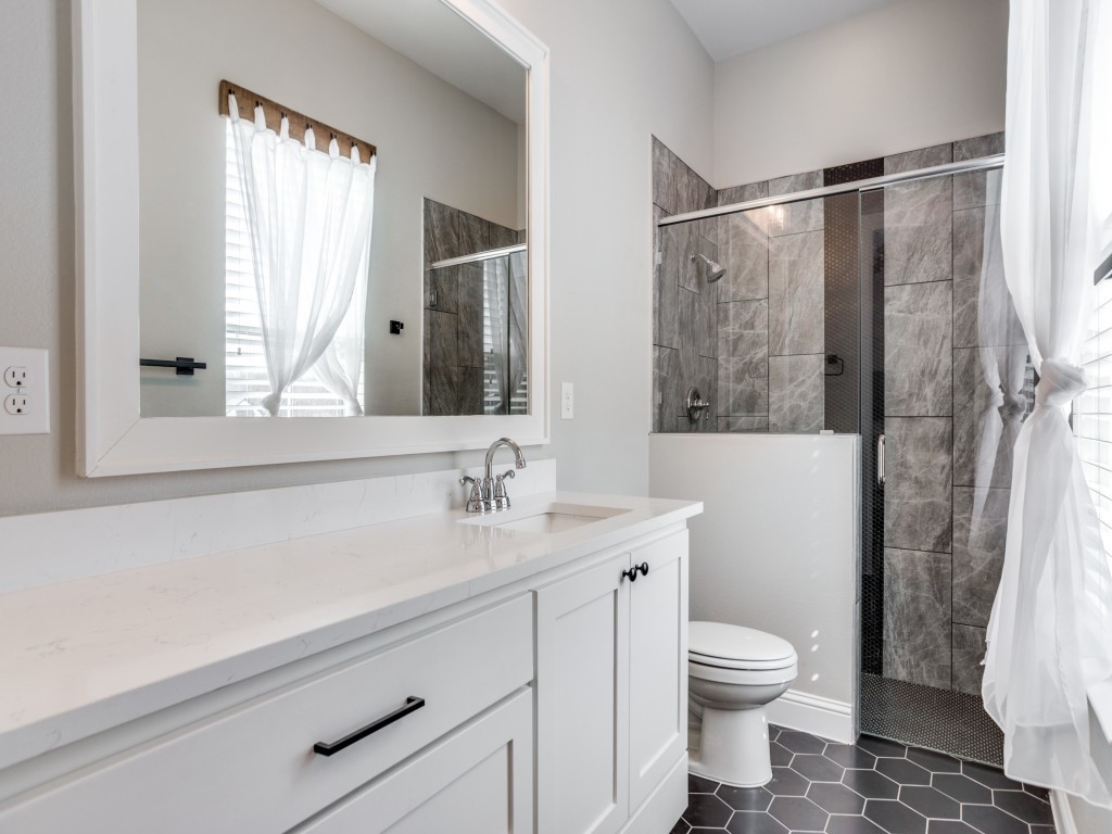 2000 Ragland Trail Azle TX 76020