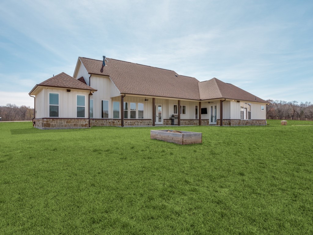 2000 Ragland Trail Azle TX 76020