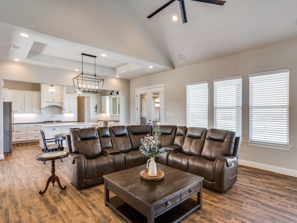 2000 Ragland Trail Azle TX 76020
