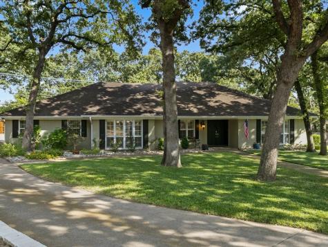 2509 Oak Manor Court Arlington TX 76012