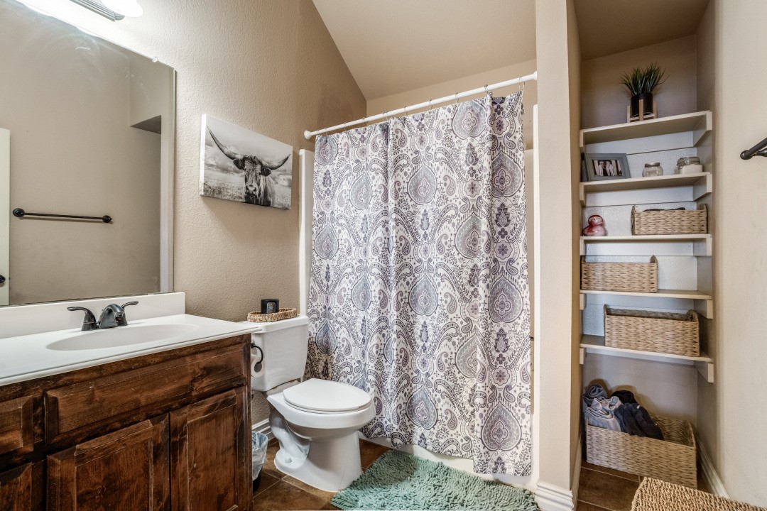 1815 Bersand Gainesville TX 76240