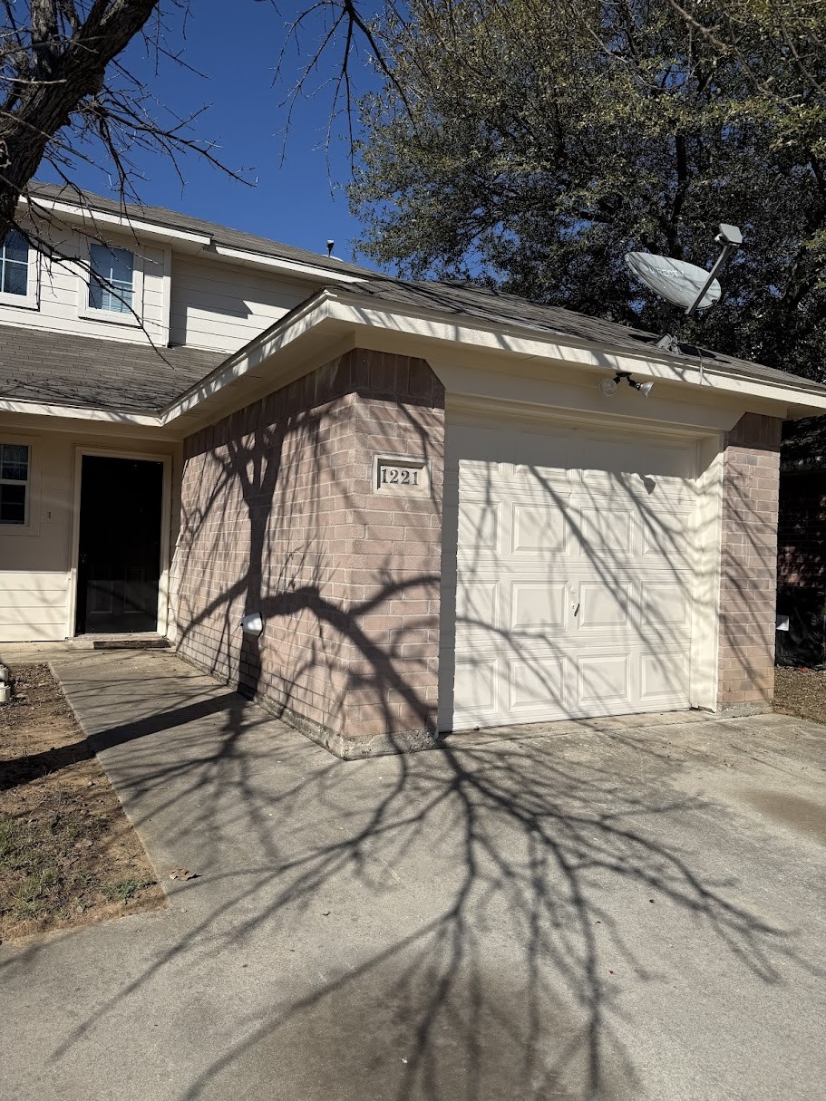 1221 Village Garden Drive Azle TX 76020