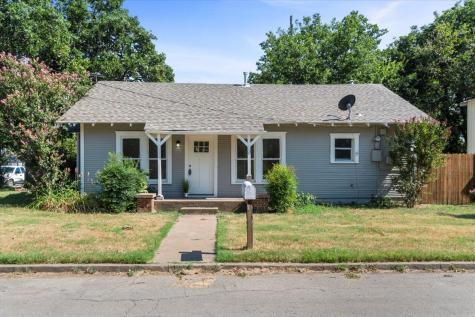 702 S Caddo Street Cleburne TX 76031