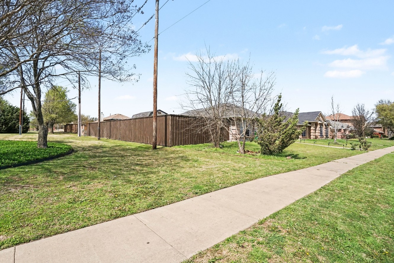 2621 Buck Drive Mesquite TX 75181