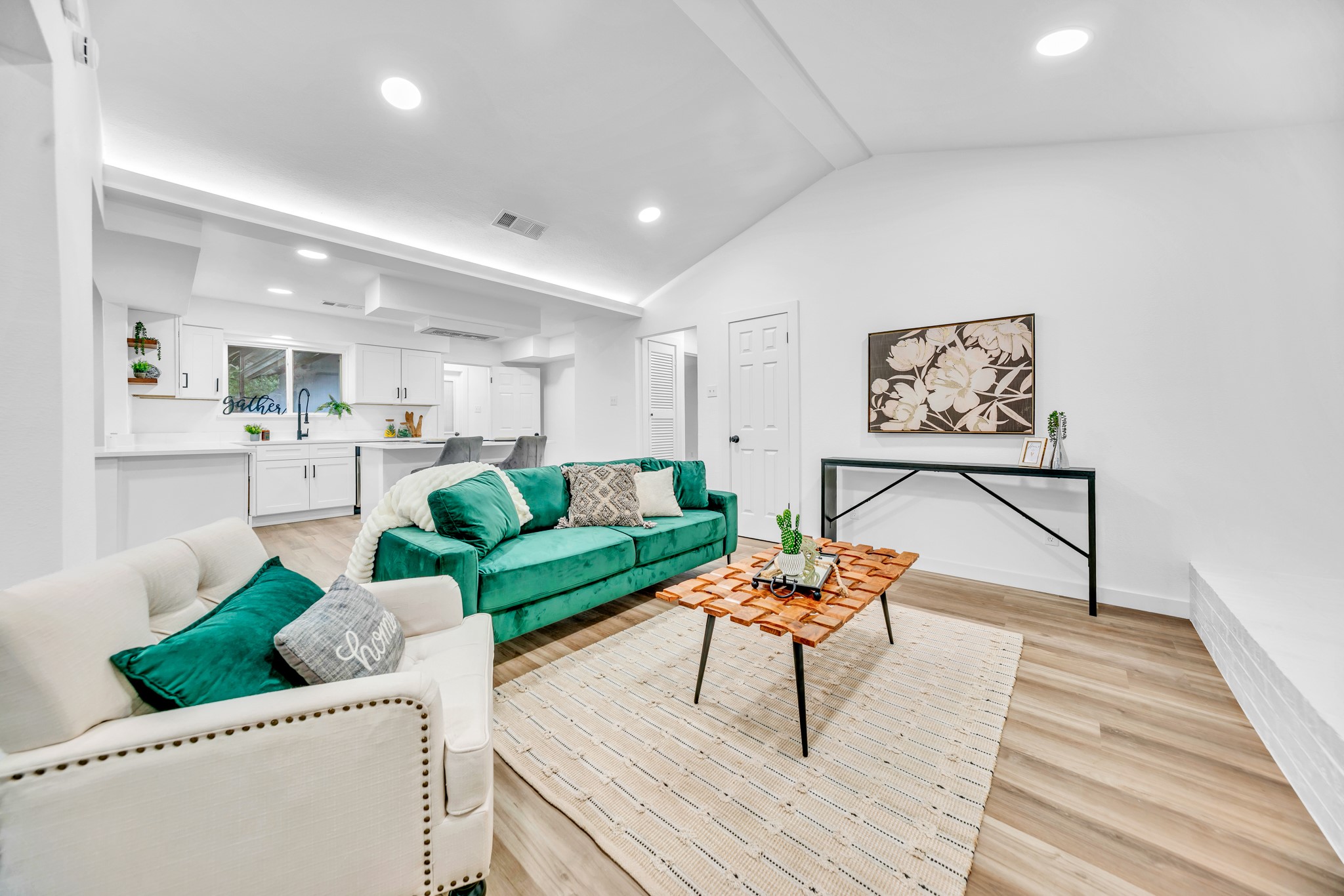 817 Savannah Way Bedford TX 76022