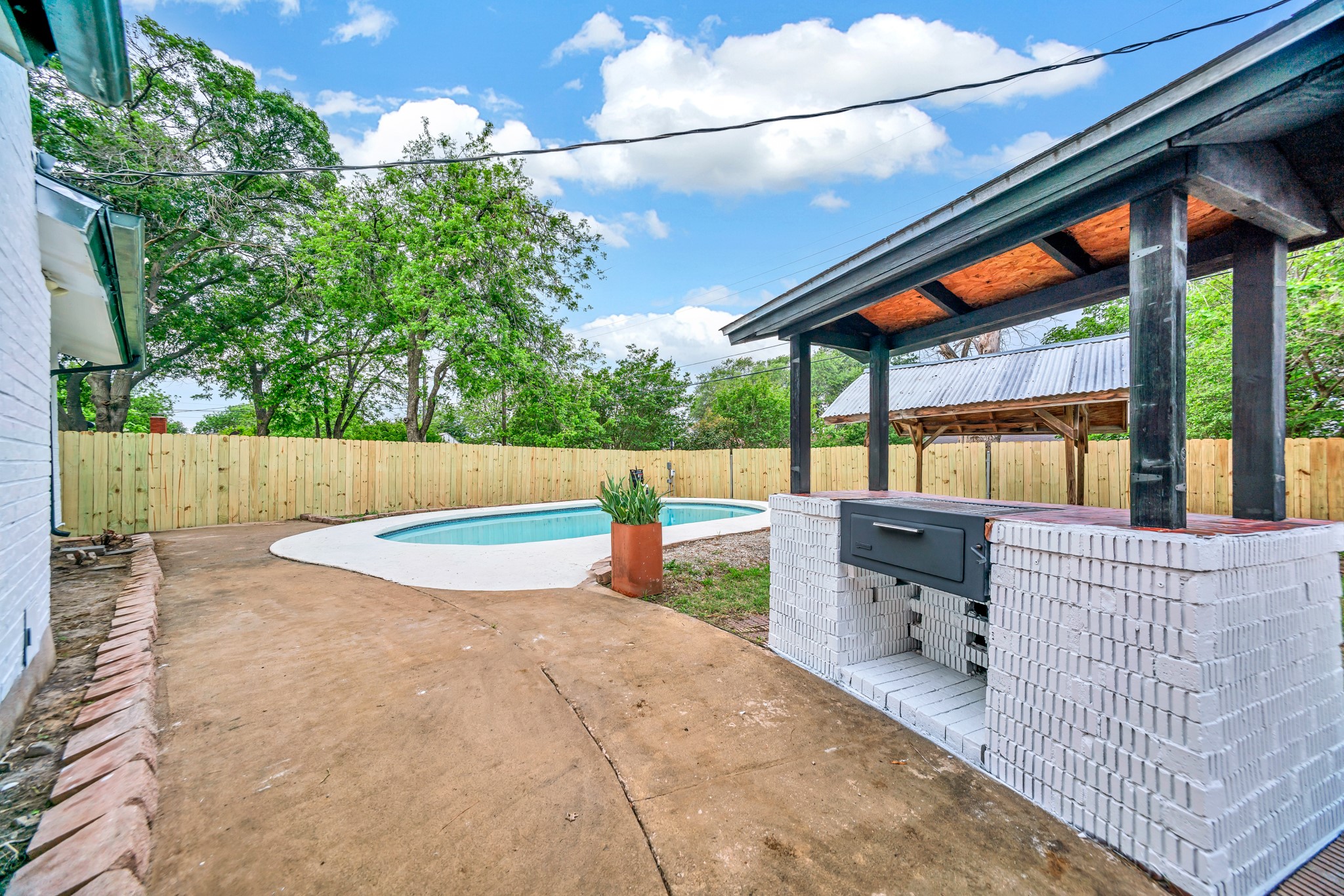 817 Savannah Way Bedford TX 76022