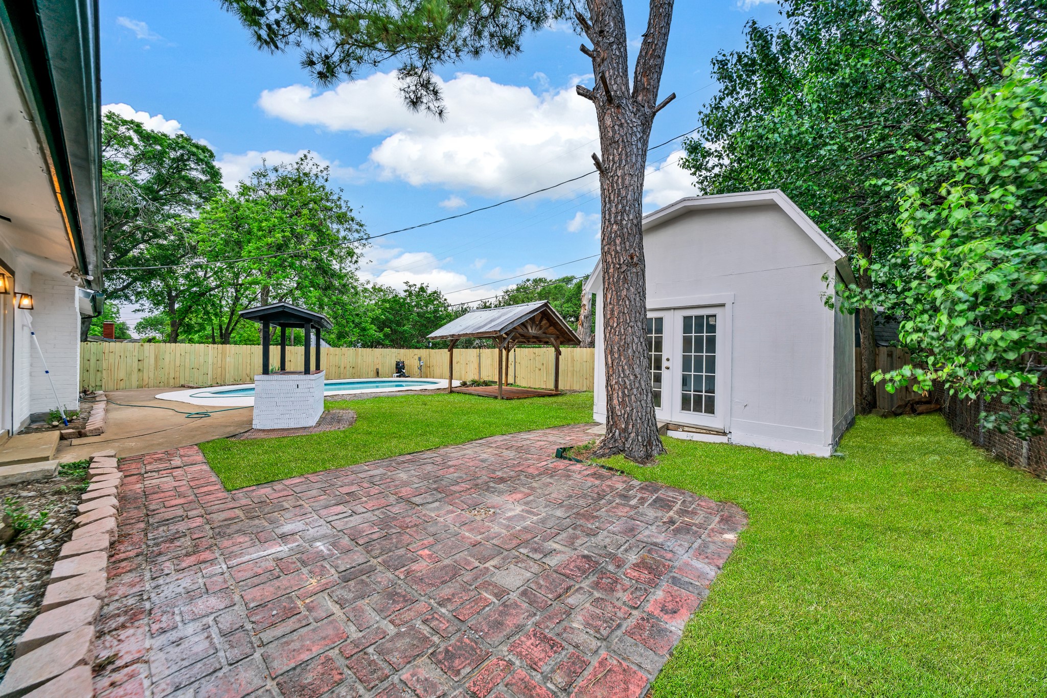 817 Savannah Way Bedford TX 76022