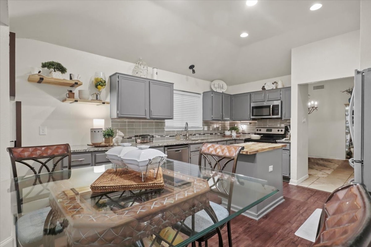 423 N Winding Oaks Drive Wylie TX 75098