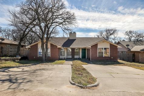 712 Woodland Court Kennedale TX 76060