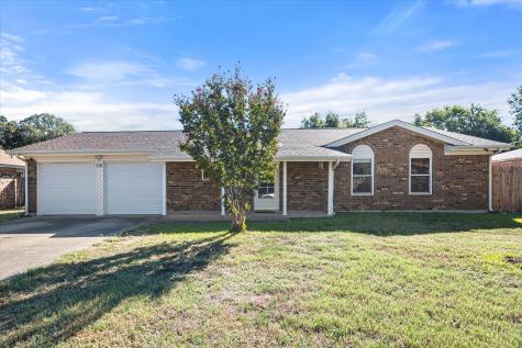 110 Briarwood Drive Kennedale TX 76060