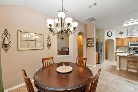 202 Creek Point Lane Arlington TX 76002