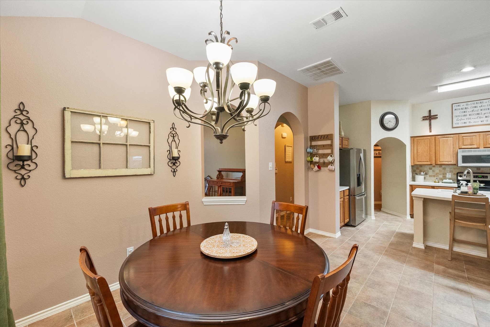 202 Creek Point Lane Arlington TX 76002