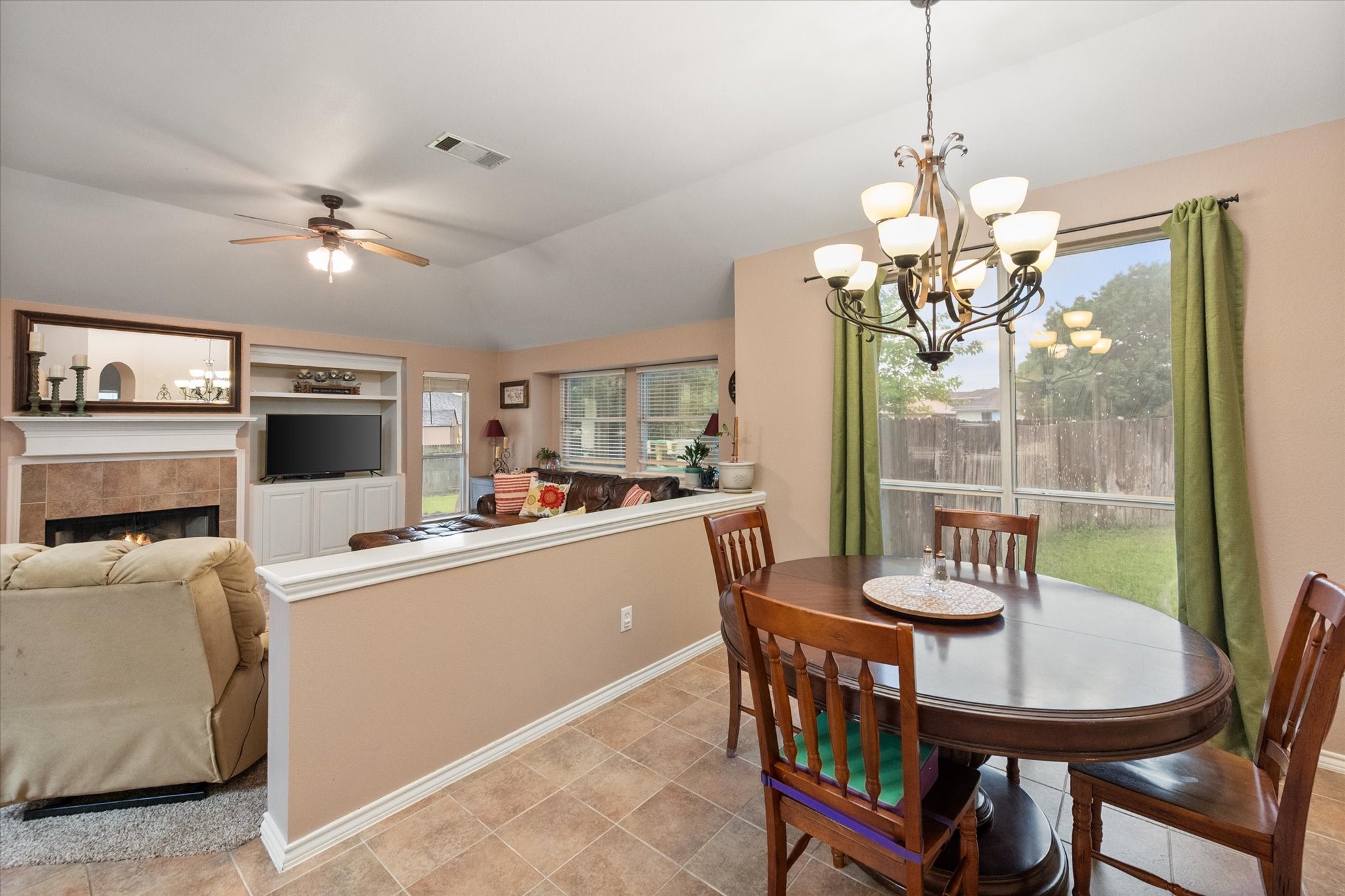202 Creek Point Lane Arlington TX 76002
