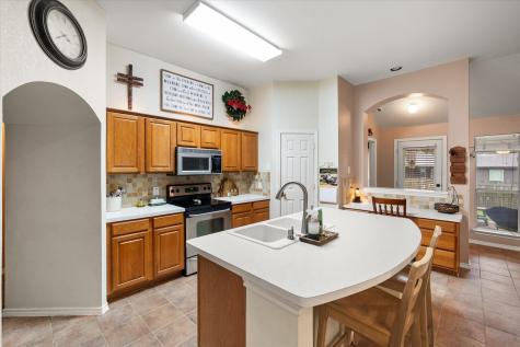 202 Creek Point Lane Arlington TX 76002