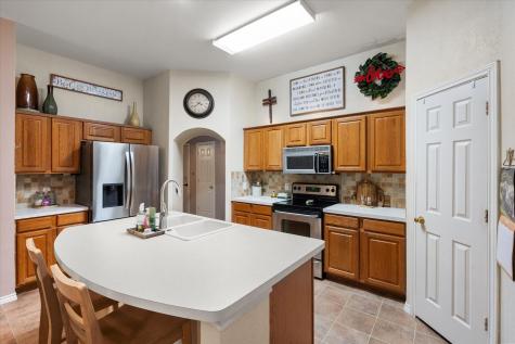 202 Creek Point Lane Arlington TX 76002