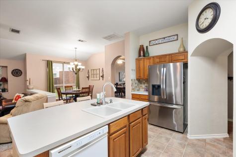 202 Creek Point Lane Arlington TX 76002