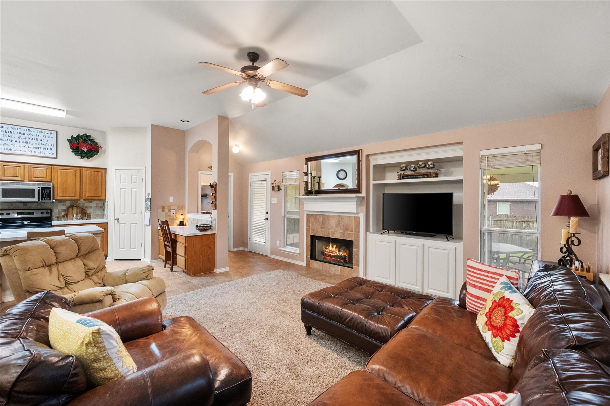 202 Creek Point Lane Arlington TX 76002