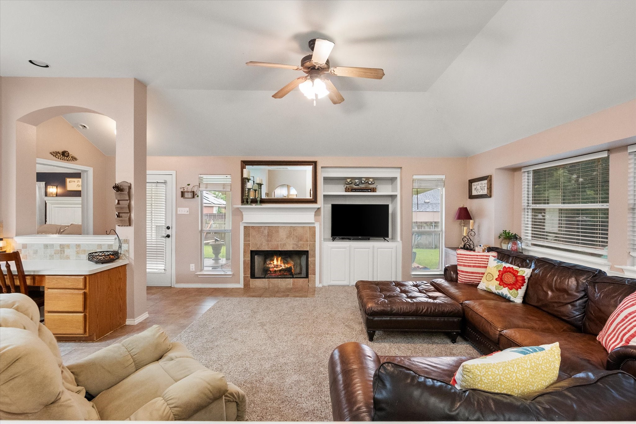 202 Creek Point Lane Arlington TX 76002